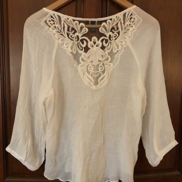 White top with back lace detail. SZ xlarge.  Cropped - Picture 3 of 12
